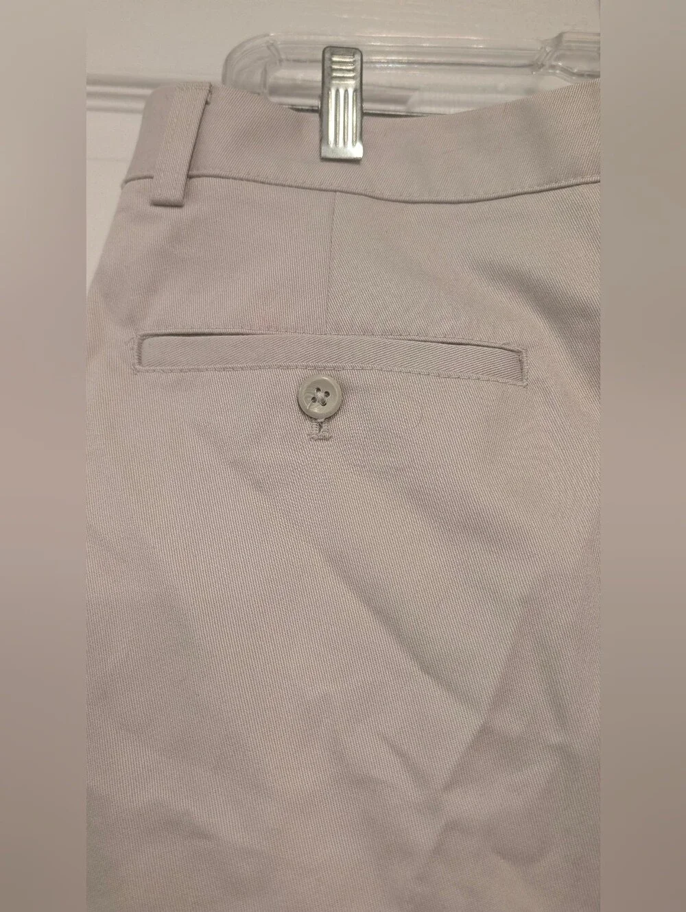 New Van Heusen Men 33x32 Slim Fit Flat Front Khaki Beige Chino Dress Pants Offic